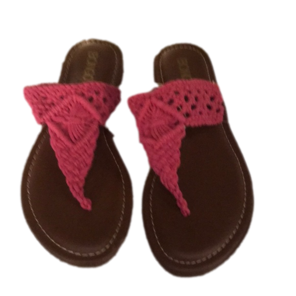 BONGO Pink Crochet Thong Sandals with Tan Sole. Slight Cushion on Sole Size 6